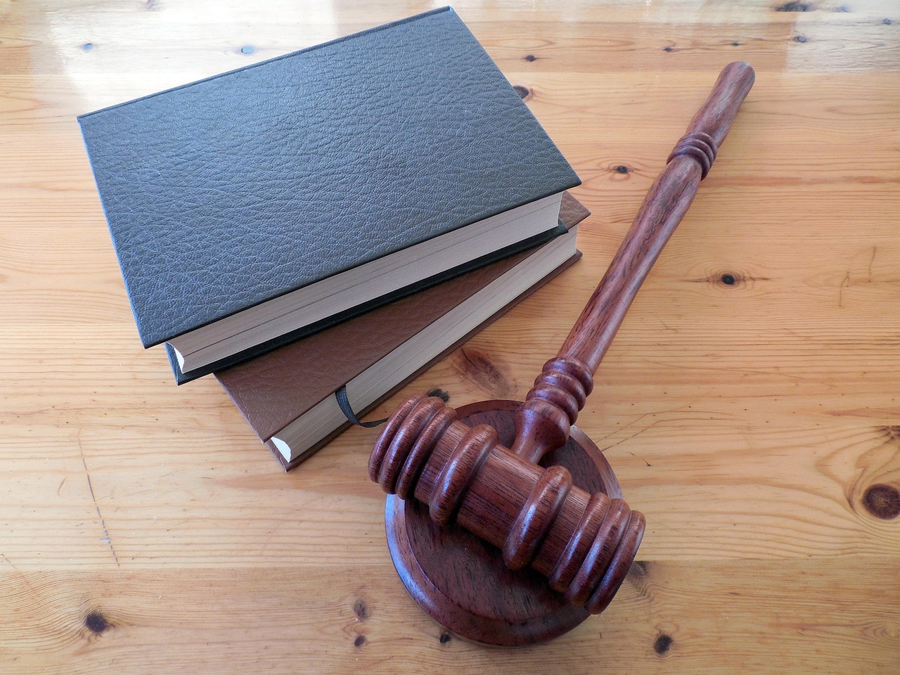 Smart Vara hammer, books, law, dish, lawyer, paragraphs, regulation, court of justice, a book, §, code, law books, judge, order, rule, disposal, auction, law, law, law, law, law, lawyer, lawyer, lawyer